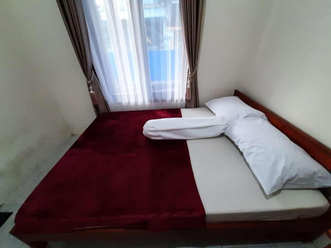 999 Khs Homestay Гилиманук Экстерьер фото