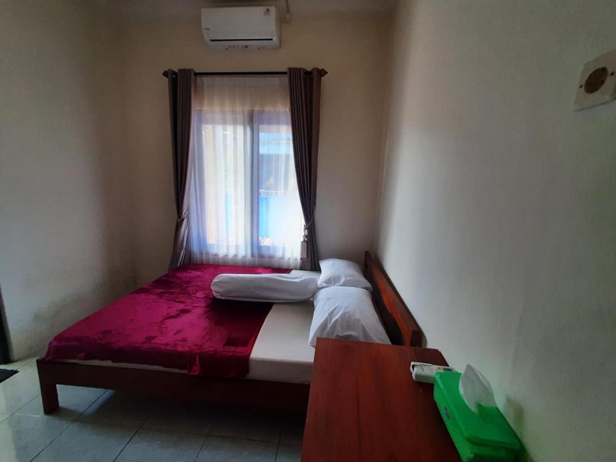 999 Khs Homestay Гилиманук Экстерьер фото